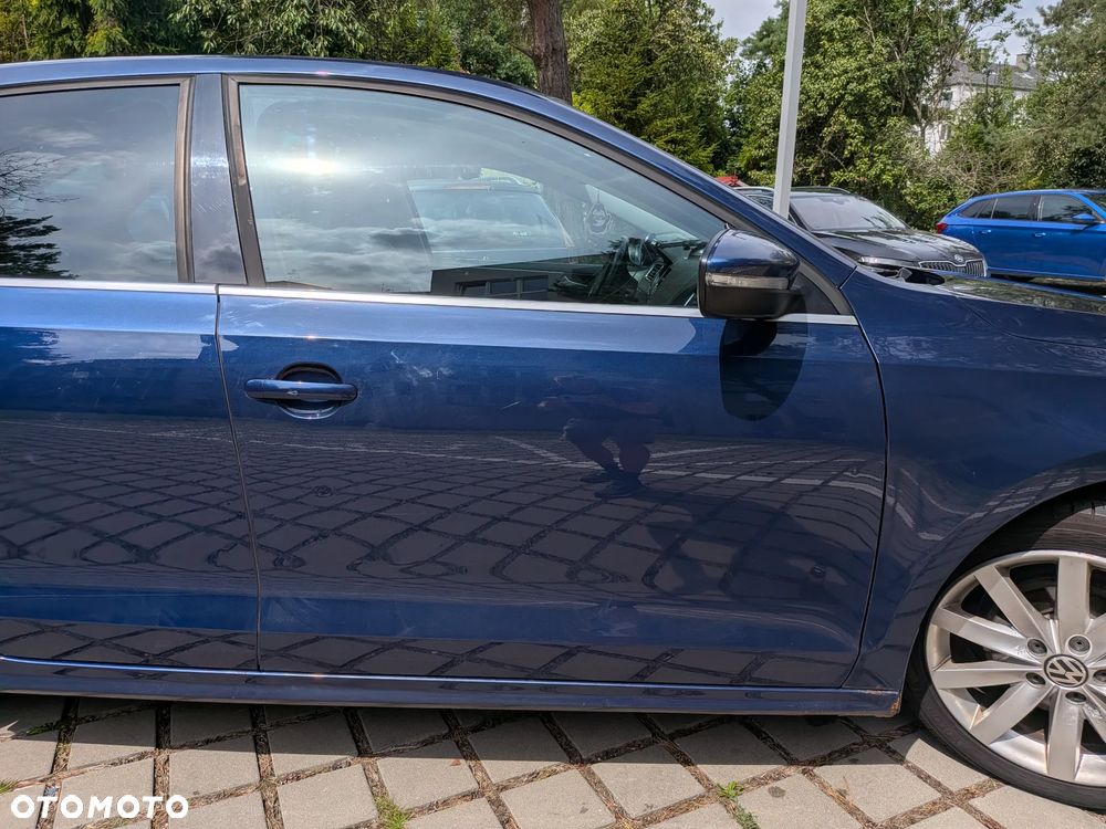 Volkswagen Jetta 2.0 TDI Highline - 13