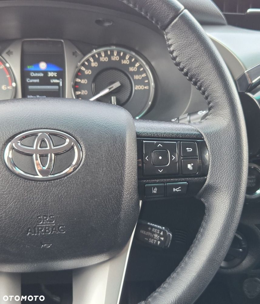 Toyota Hilux 2.8 D-4D Double Cab SR5 4x4 - 28