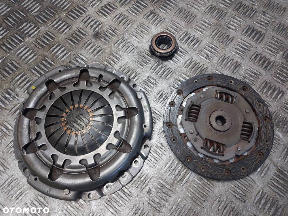 SPRZĘGŁO TARCZA + DOCISK + ŁOŻYSKO OPOROWE FIAT PANDA II 1.2 8V - 1
