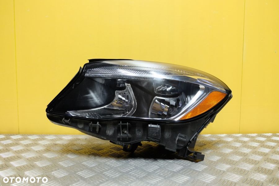 MERCEDES GLA W156 2013- REFLEKTOR LAMPA ZWYKŁA L USA - 1