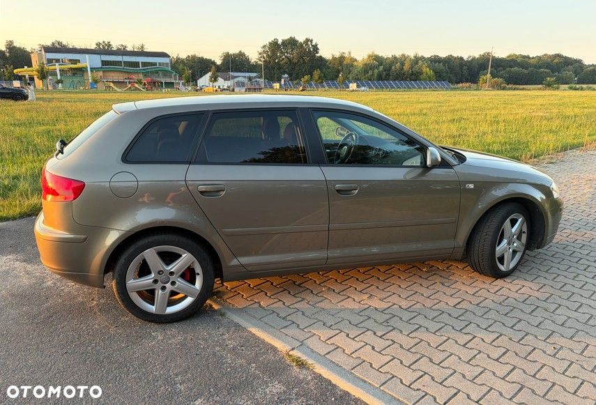 Audi A3 Sportback 2.0 FSI Ambition - 4