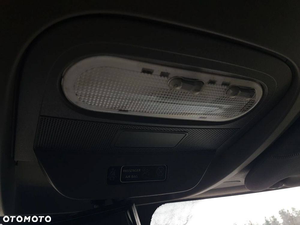 Renault MASTER KONTENER 8EP 4,22x2,24x2,25 KLIMA KRAJOWY MANUAL 6-BIEGÓW - 32
