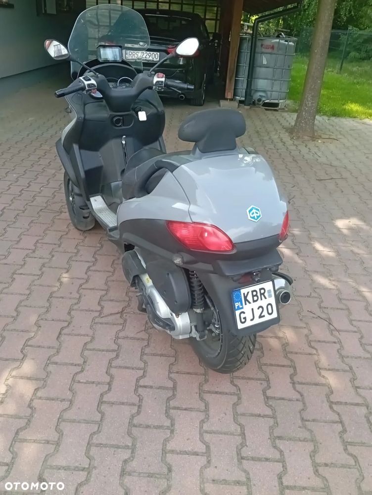 Piaggio MP-3 - 5