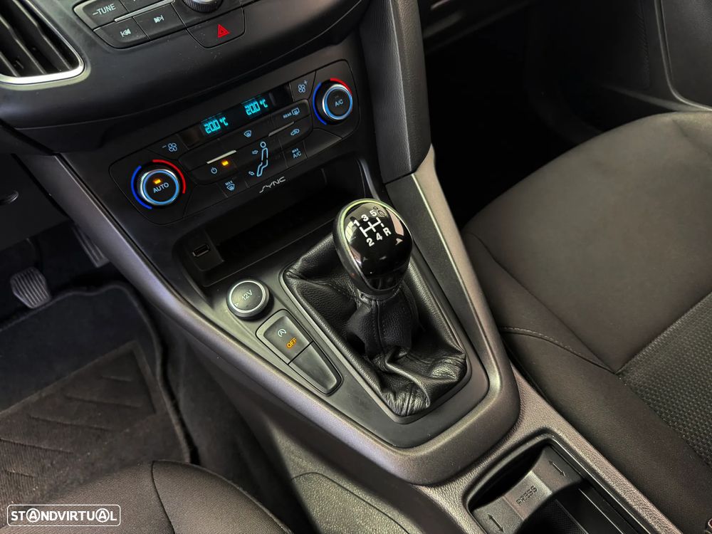 Ford Focus 1.0 SCTi Trend - 22