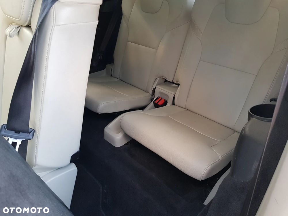 Volvo XC 90 D5 AWD Geartronic Momentum - 12