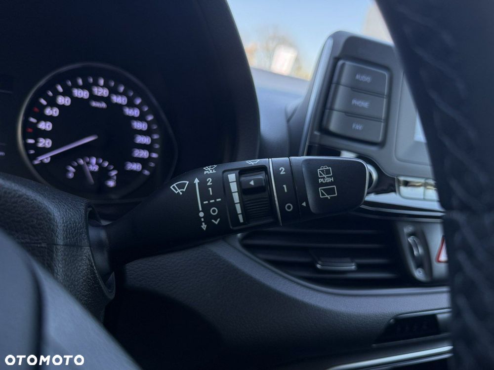 Hyundai i30 1.5 DPI Classic + - 19