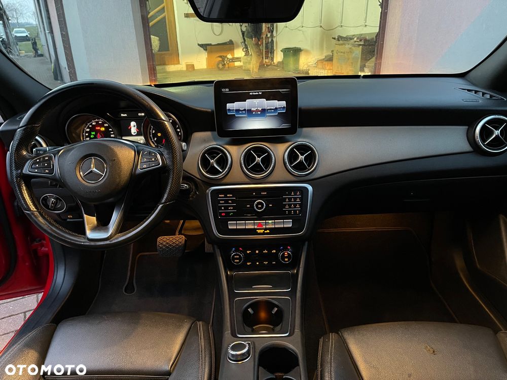 Mercedes-Benz CLA 250 7G-DCT Peak Edition - 16