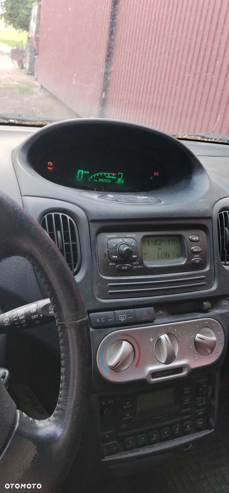 Toyota Yaris Verso - 6
