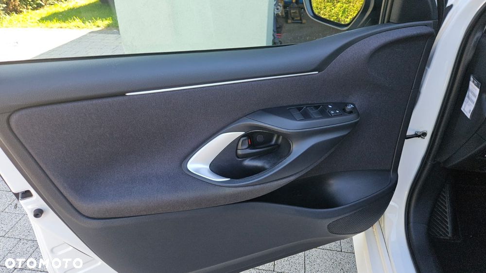 Toyota Yaris - 24