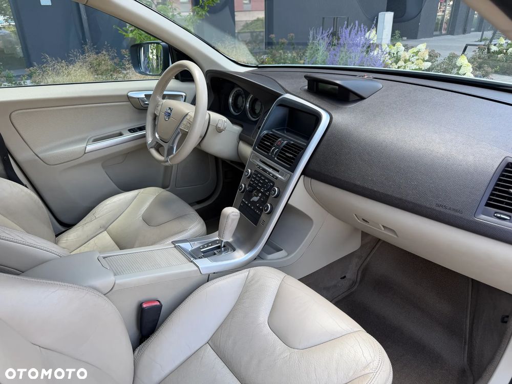Volvo XC 60 D4 Geartronic Summum - 27