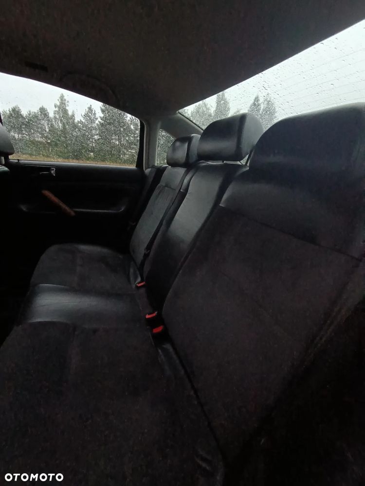 Volkswagen Passat 1.8T - 8