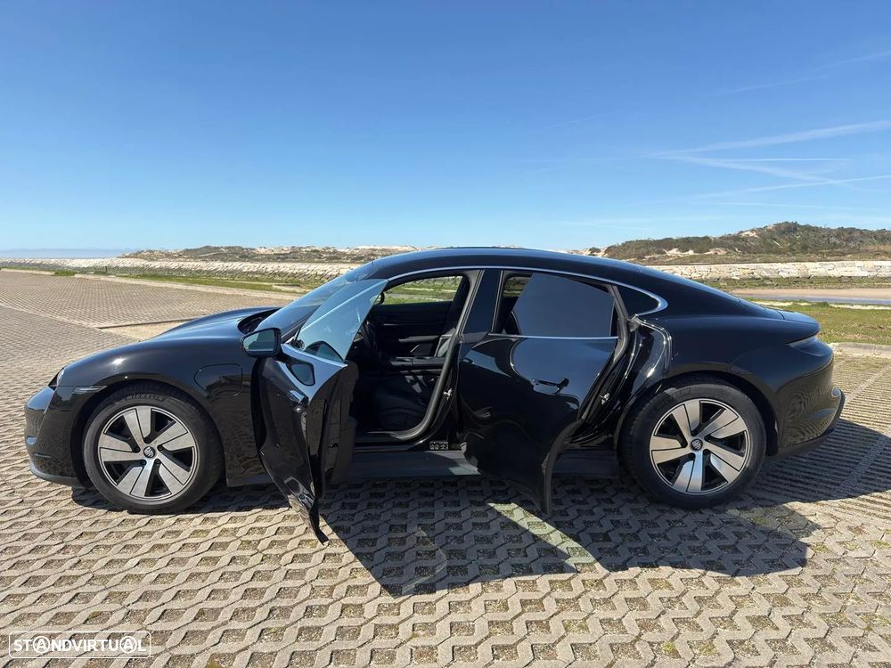 Porsche Taycan 4 - 22