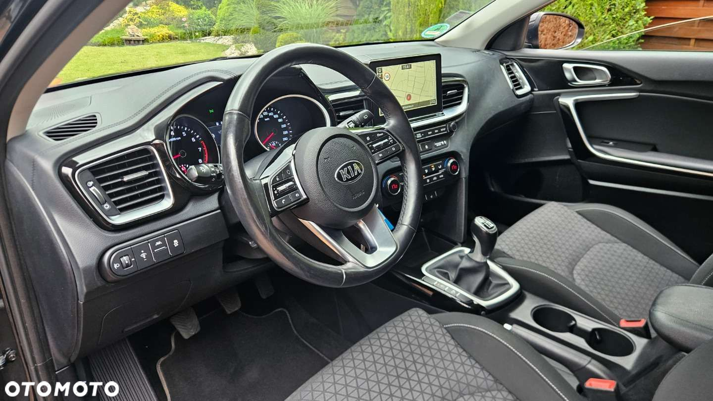 Kia Ceed - 16
