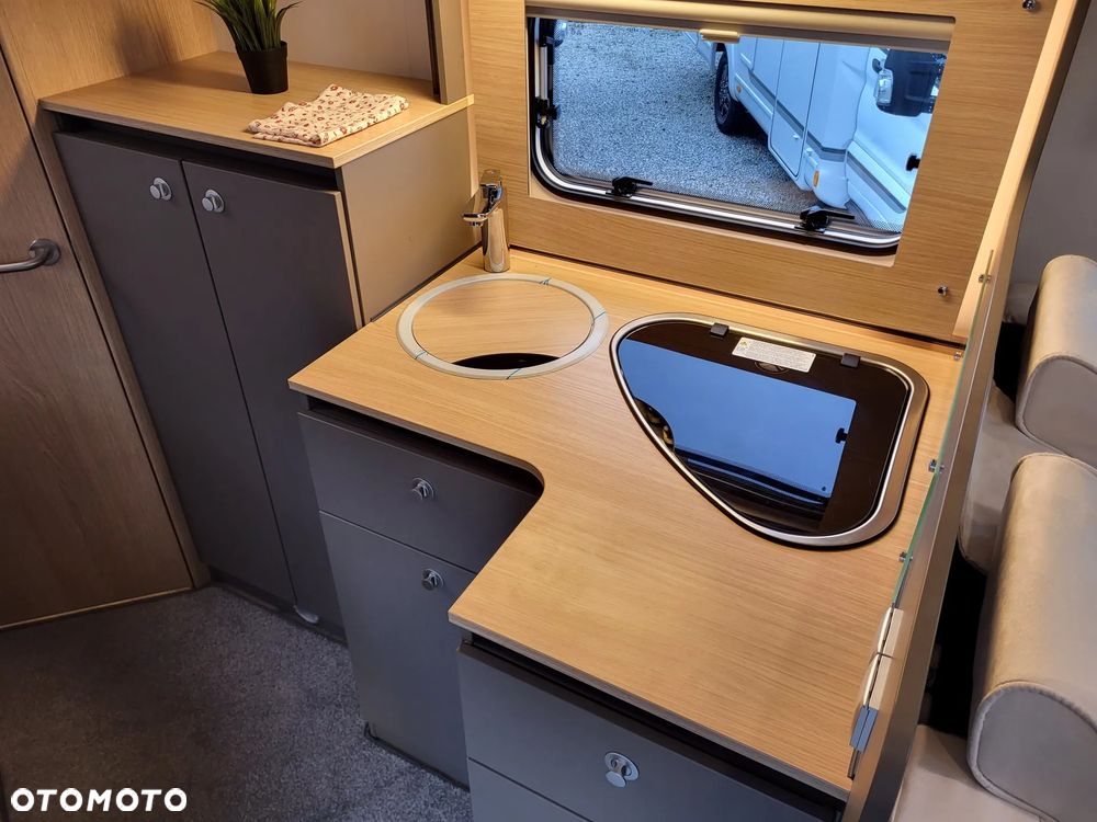 LMC Tourer Lift H634 - 4 osobowy / Ford Transit - 18