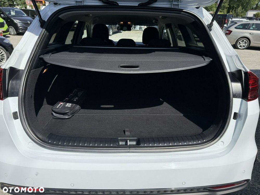 Kia Ceed - 12