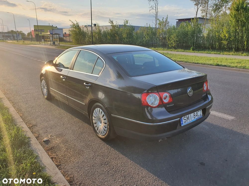 Volkswagen Passat 1.9 TDI Individual - 5