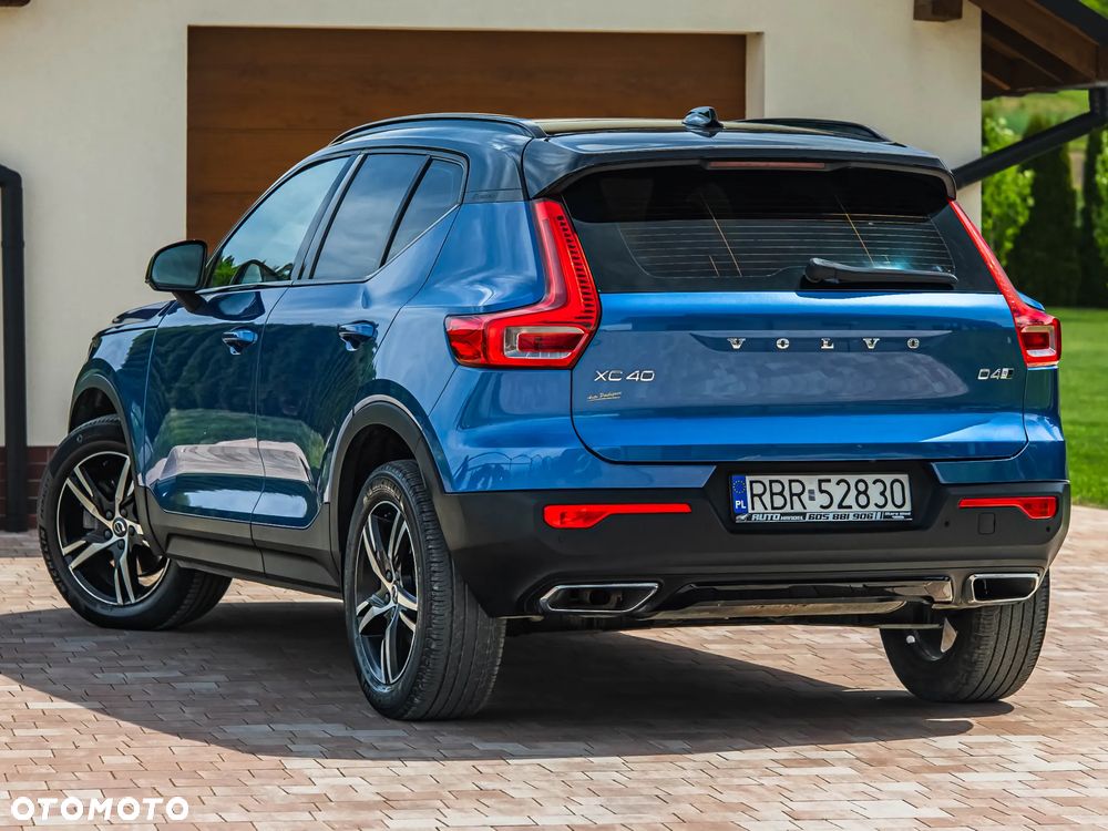 Volvo XC 40 D4 AWD R-Design - 4