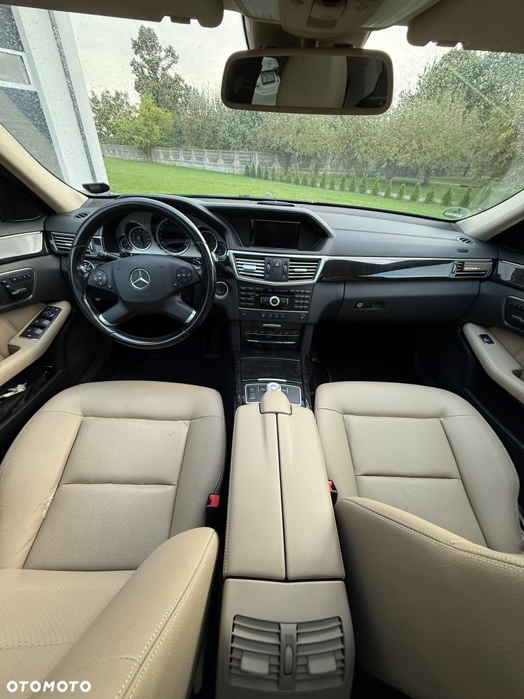 Mercedes-Benz Klasa E 250 T CDI DPF BlueEFFICIENCY 7G-TRONIC Avantgarde - 13