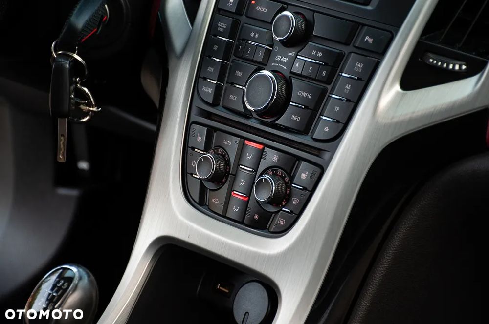 Opel Astra IV GTC 1.4 T Sport EU6 - 20