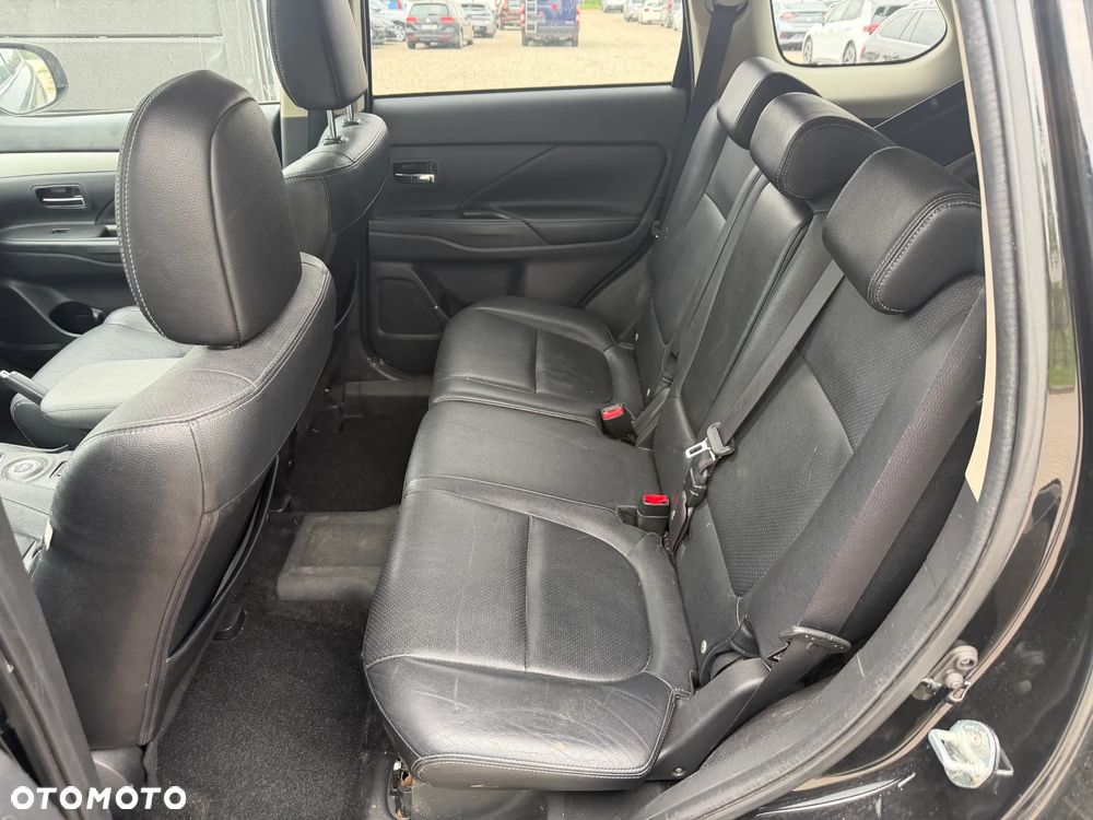 Mitsubishi Outlander 2.0 4WD Plus - 18