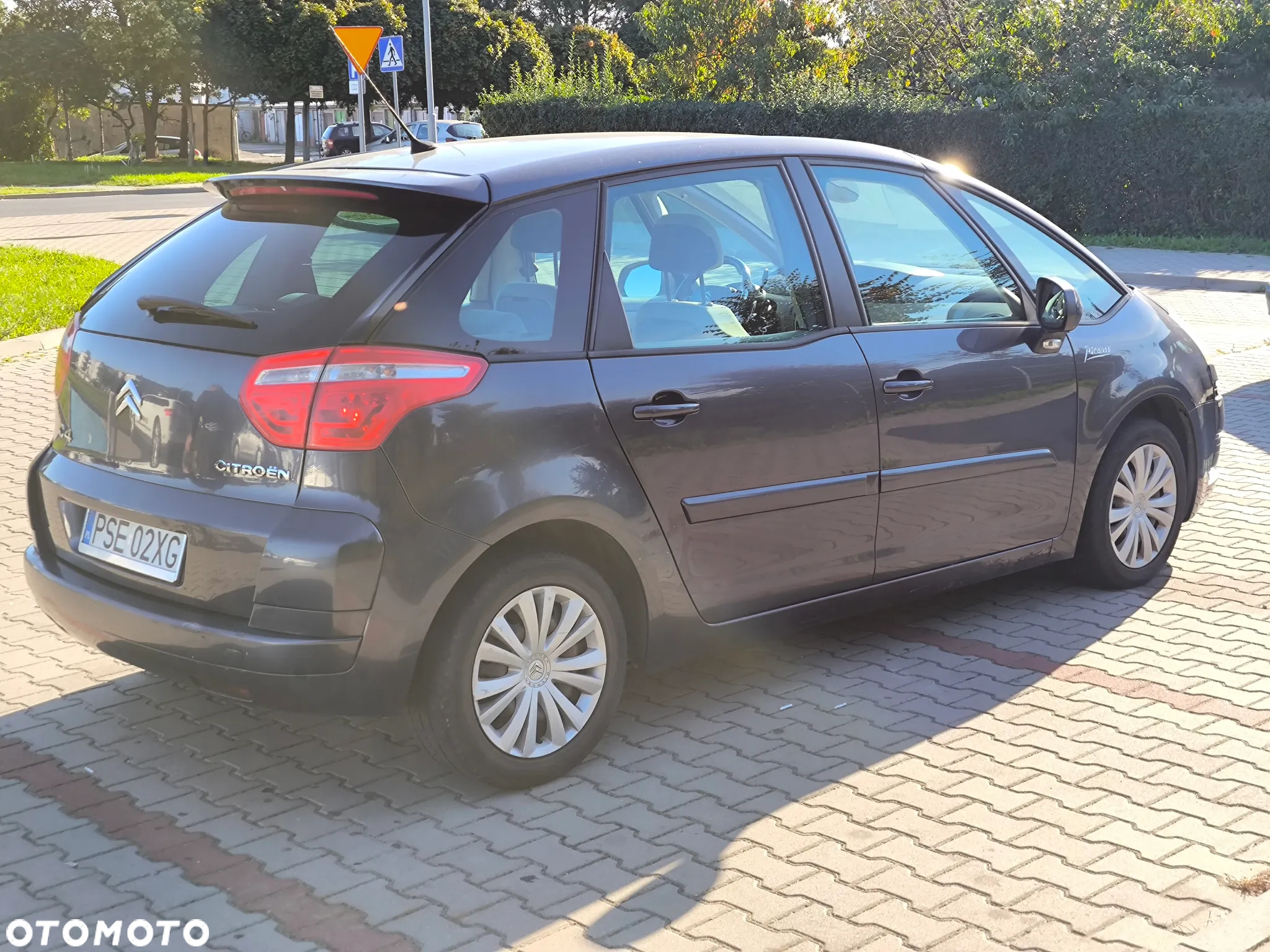Citroën C4 Picasso 1.6 HDi Equilibre Navi Pack MCP - 2