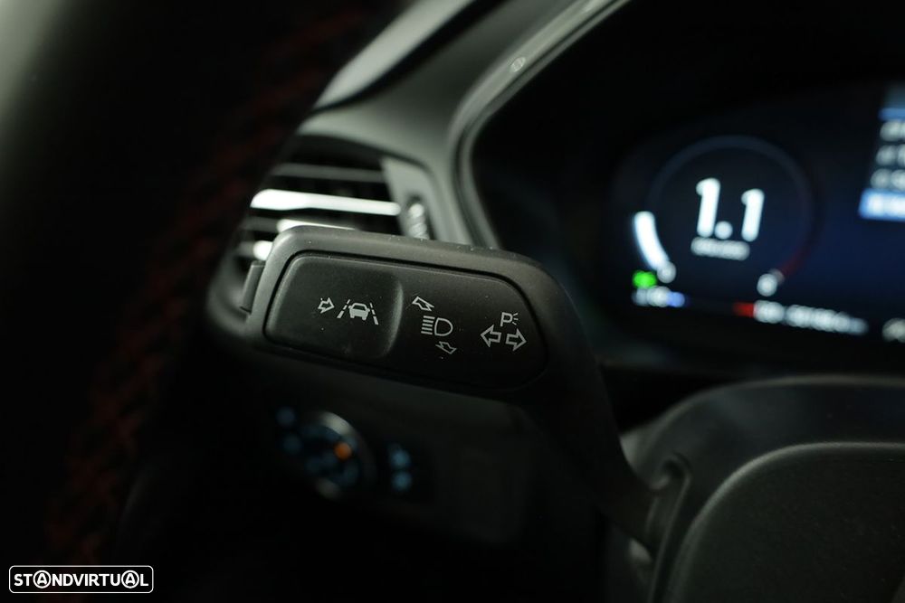 Ford Focus 1.0 EcoBoost MHEV ST-Line X - 17