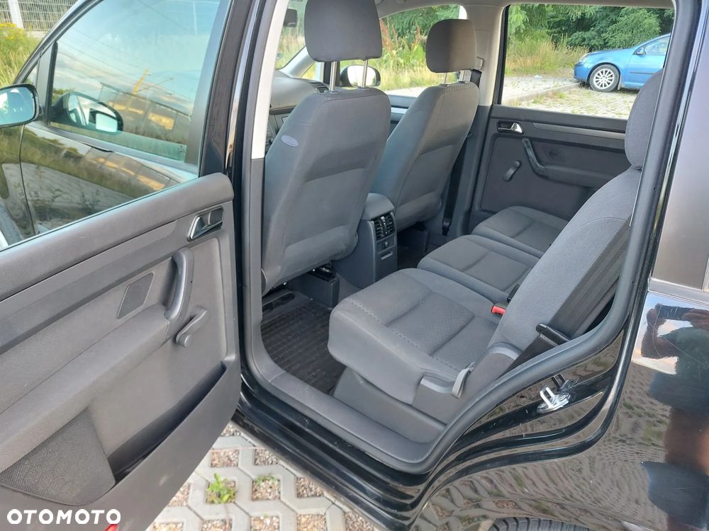Volkswagen Touran 1.6 Basis - 12