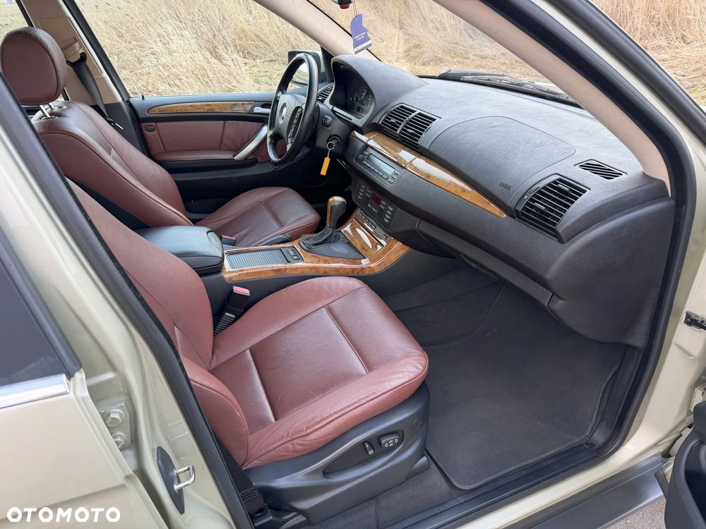 BMW X5 4.4i - 11