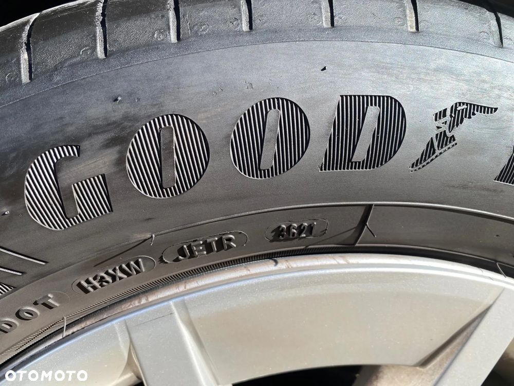 Toyota Prius+ 1.8 HSD Prestige PCS - 38