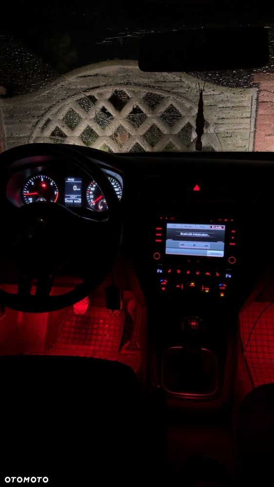 Volkswagen Jetta - 8