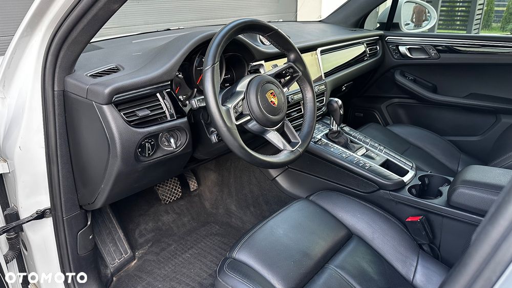 Porsche Macan - 25