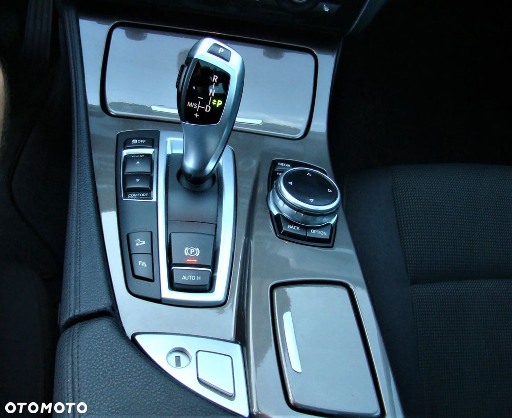 BMW Seria 5 525d xDrive Sport-Aut Modern Line - 12