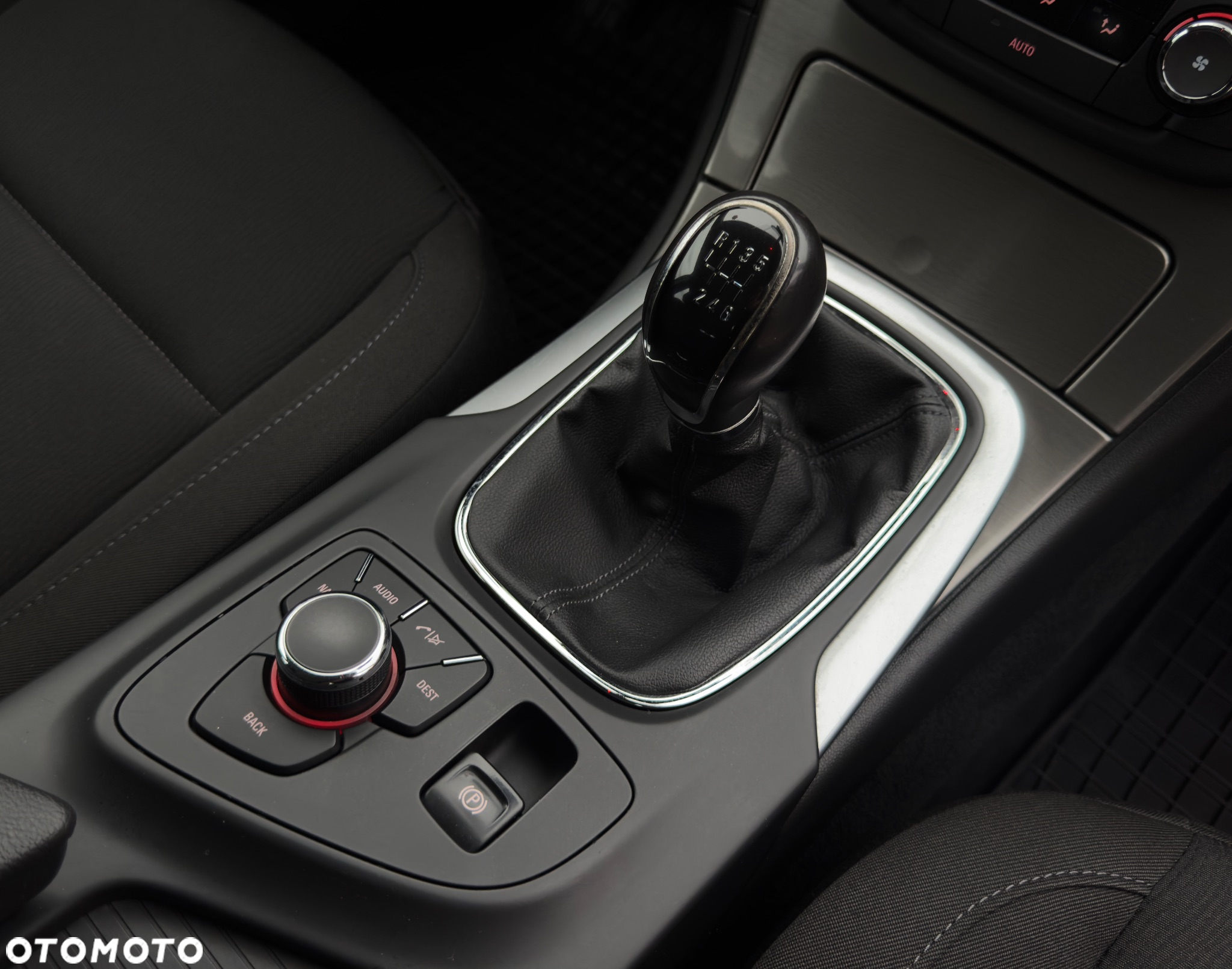 Opel Insignia 1.8 Sports Tourer Cosmo - 20