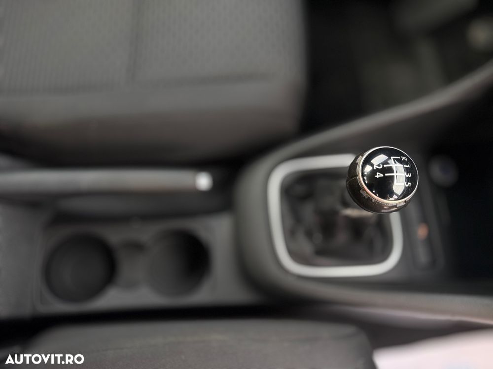 Volkswagen Golf 1.6 TDI BMT Comfortline - 13