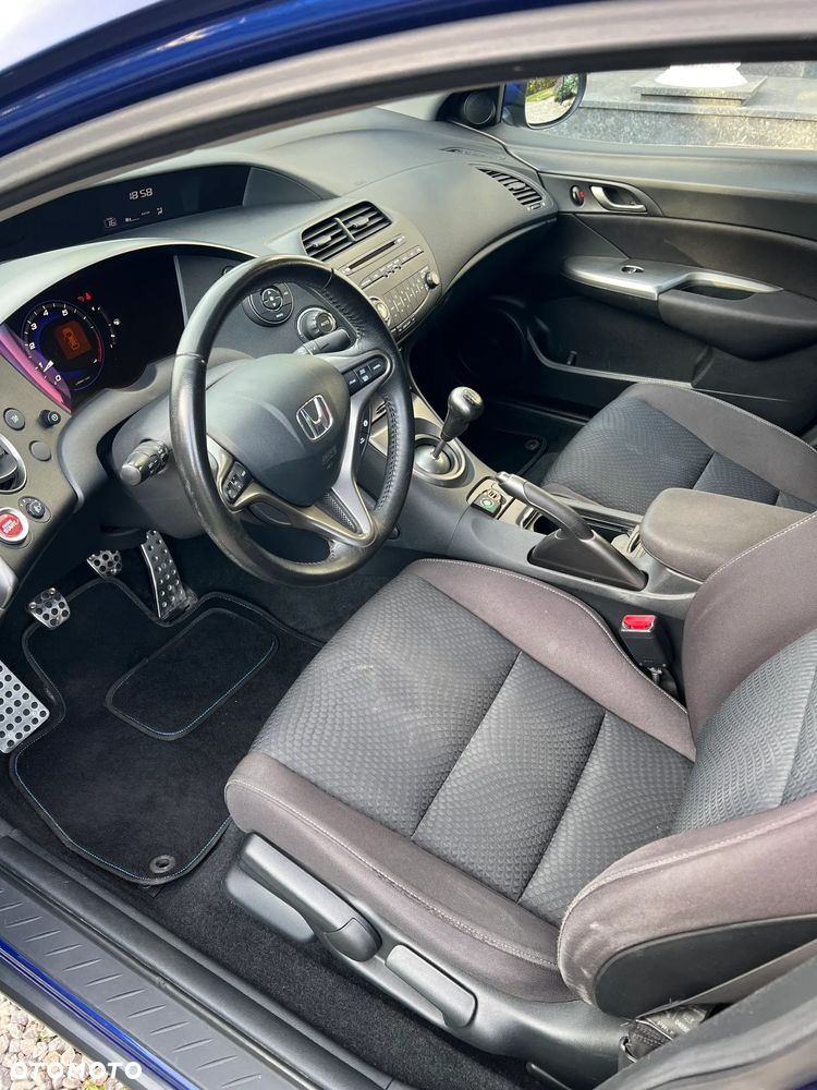 Honda Civic 1.8 Sport - 10