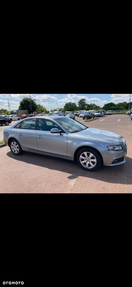 Audi A4 Limousine - 4