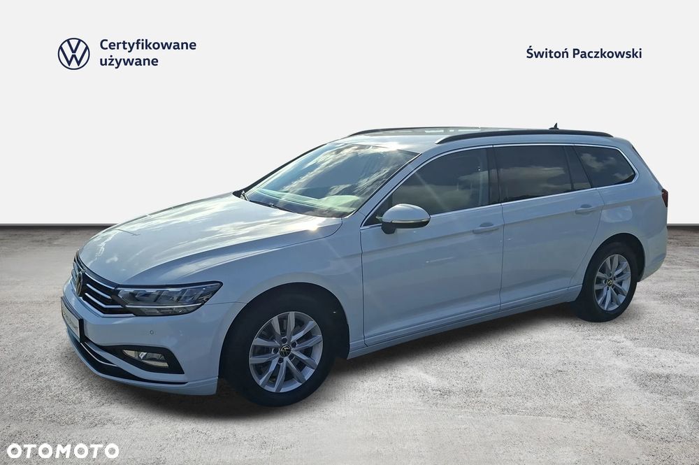 Volkswagen Passat - 1