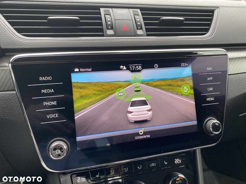 Skoda Superb 2.0 TDI SCR Sportline DSG - 20