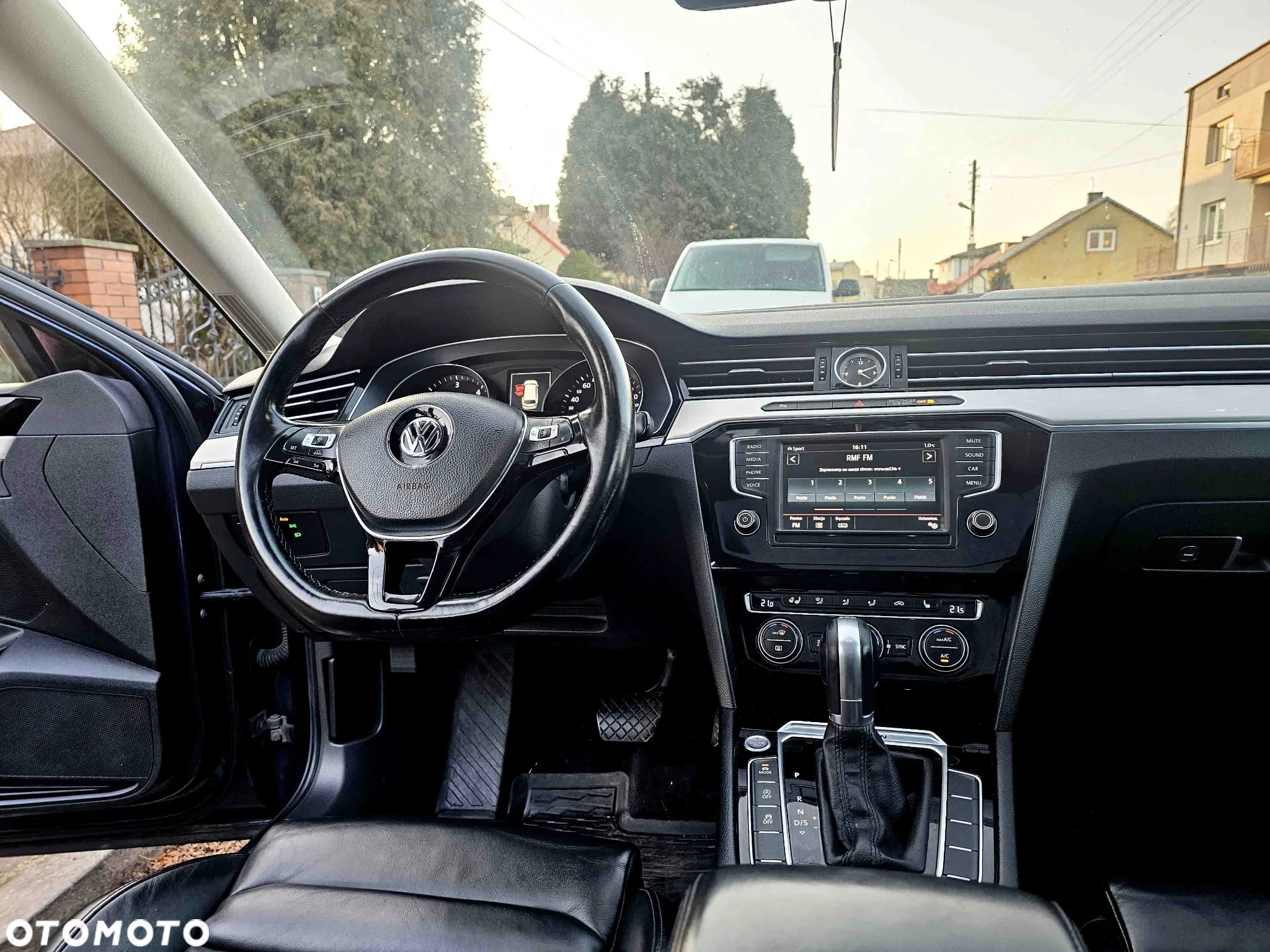 Volkswagen Passat Variant 2.0 TDI SCR 4Motion DSG Highline - 19