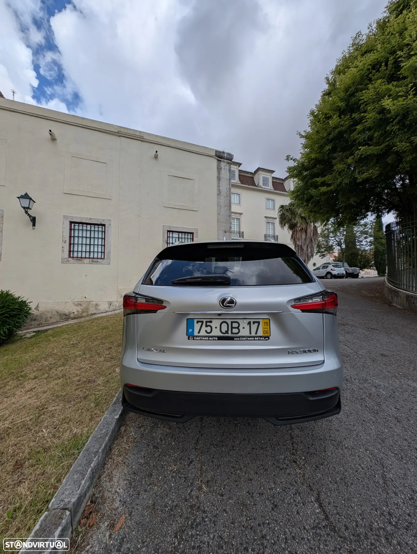 Lexus NX 300h Executive Plus - 9
