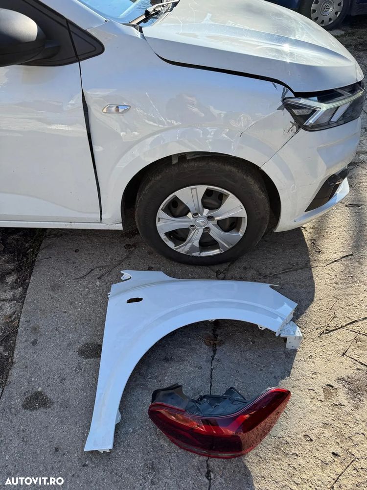 Dacia Logan TCe 90 Essential - 22