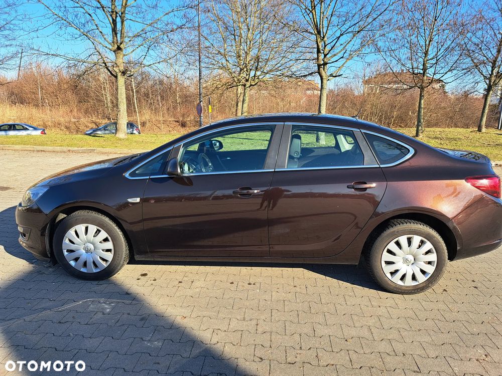 Opel Astra 1.6 Enjoy EU6 - 9