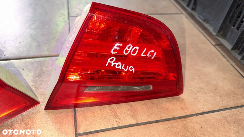 LAMPY PRAWA/LEWA TYŁ W KLAPĘ BMW E90 LIFT 7154156 7154155 - 3