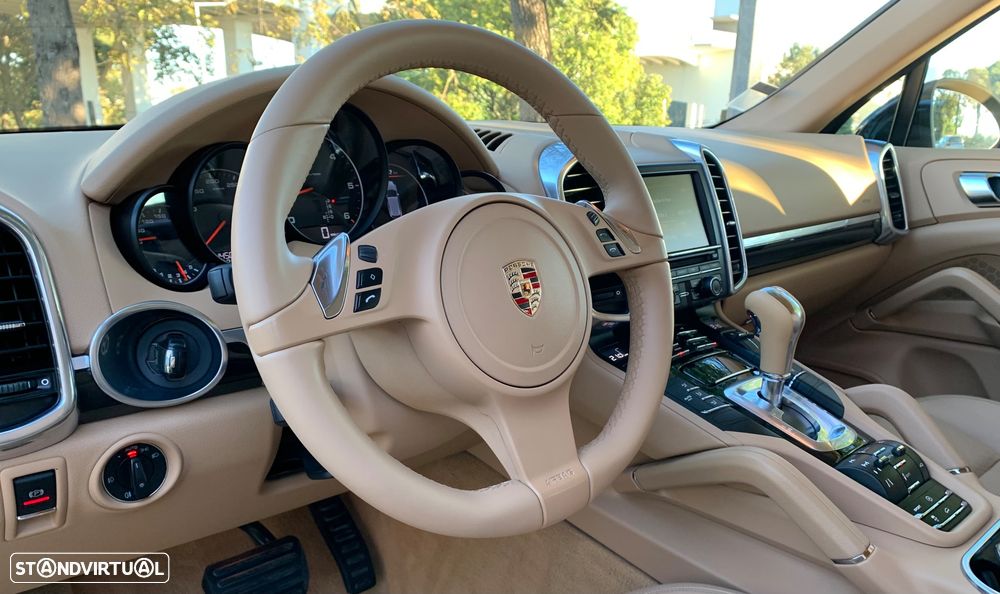 Porsche Cayenne - 15