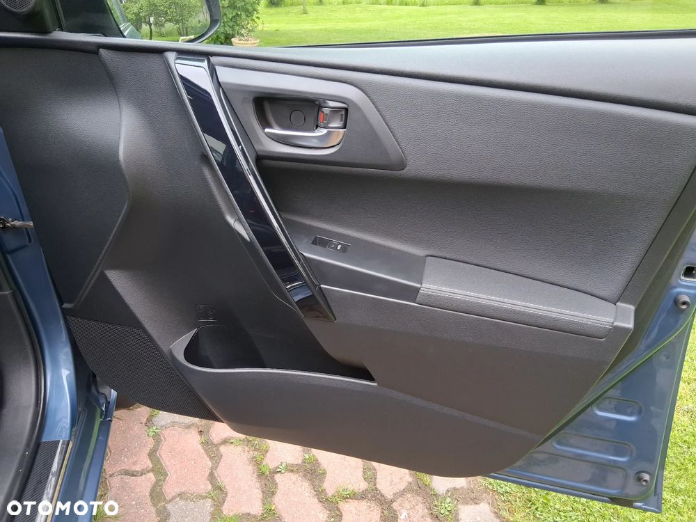 Toyota Auris 1.8 HSD Prestige NAVI - 29