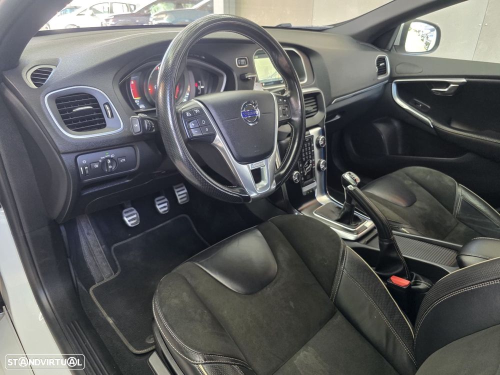 Volvo V40 2.0 D2 R-Design Momentum - 8