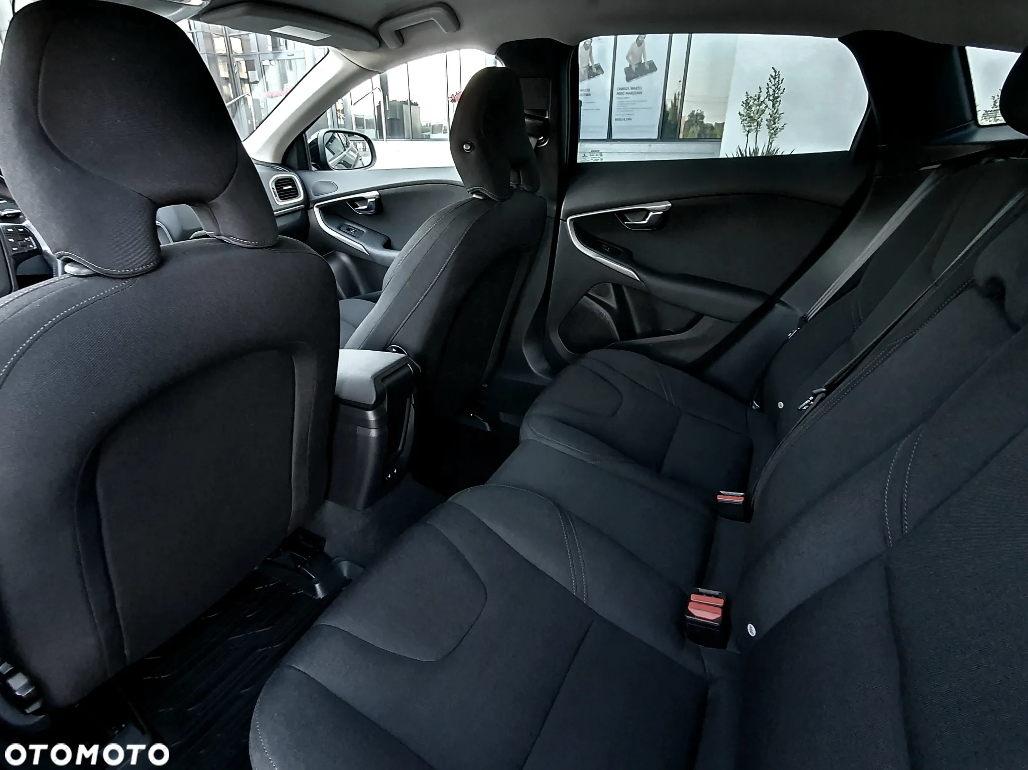 Volvo V40 D4 Momentum - 14