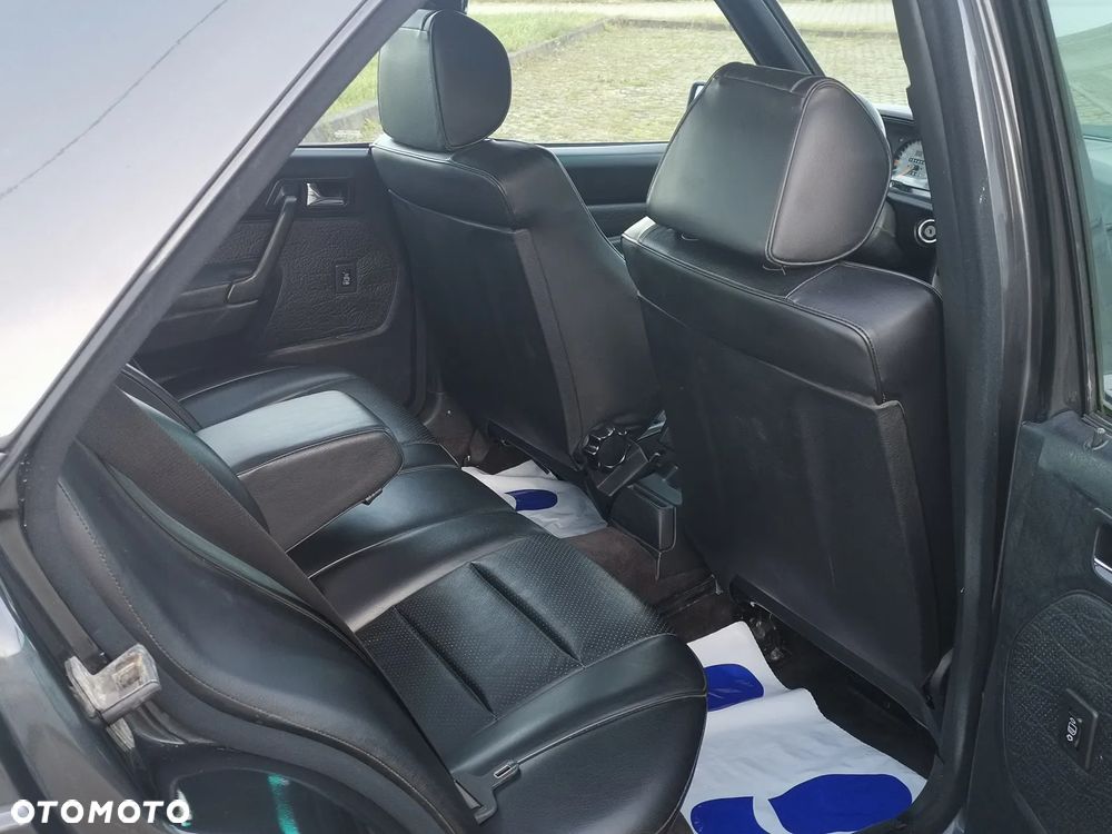 Mercedes-Benz W201 (190) - 14