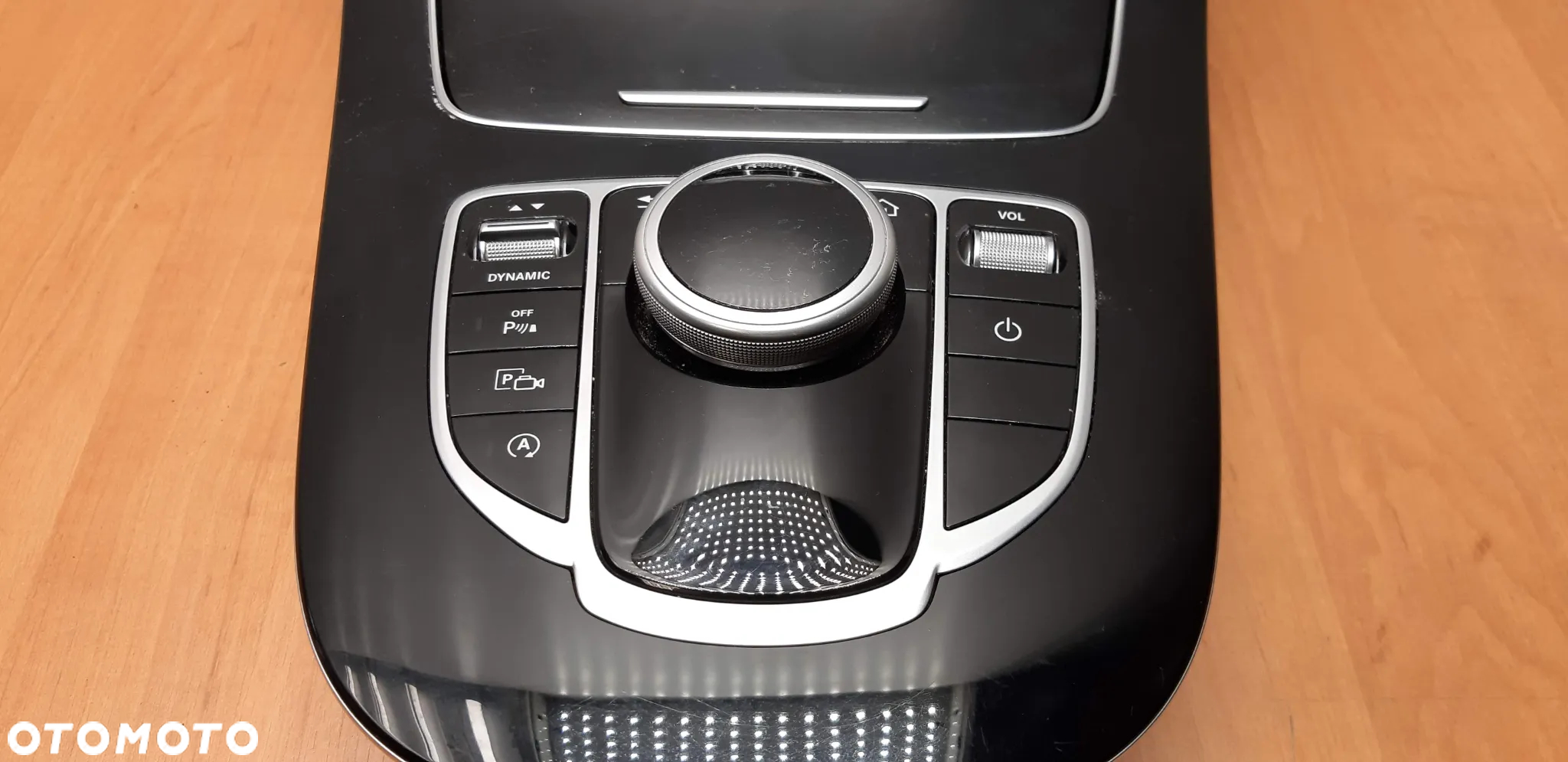 Tunel środkowy panel sterowania Mercedes W213 2020r. Sedan 2.0d - 5