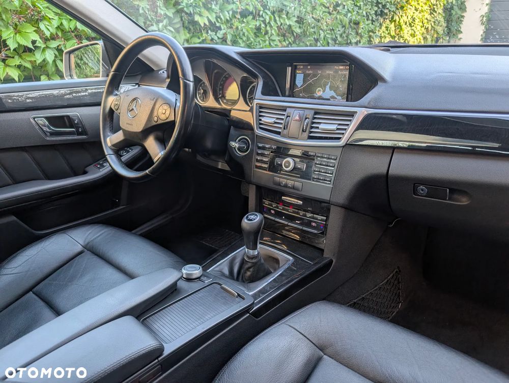 Mercedes-Benz Klasa E 220 CDI BlueEff Avantgarde - 13